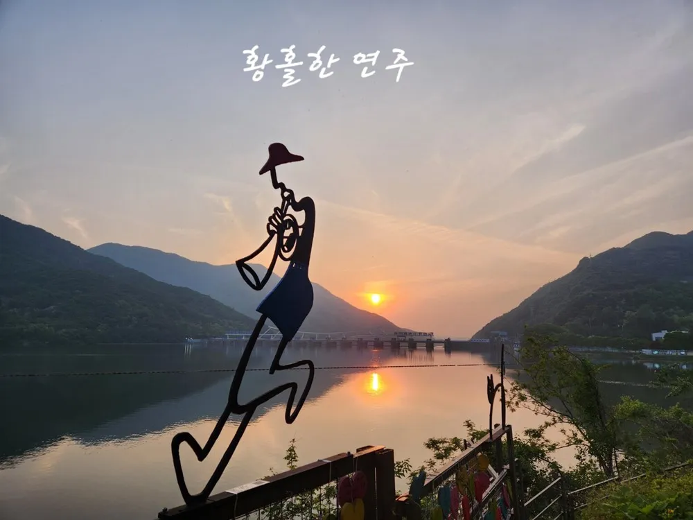 설치 포토존 둘러보기1 — 디테일 8 (9 / 64)