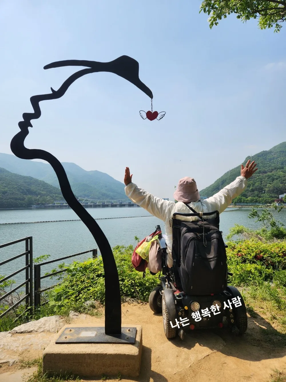 설치 포토존 둘러보기1 — 디테일 14 (15 / 64)