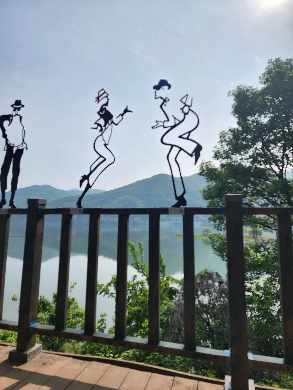 설치 포토존 둘러보기1 — 디테일 40 (41 / 64)