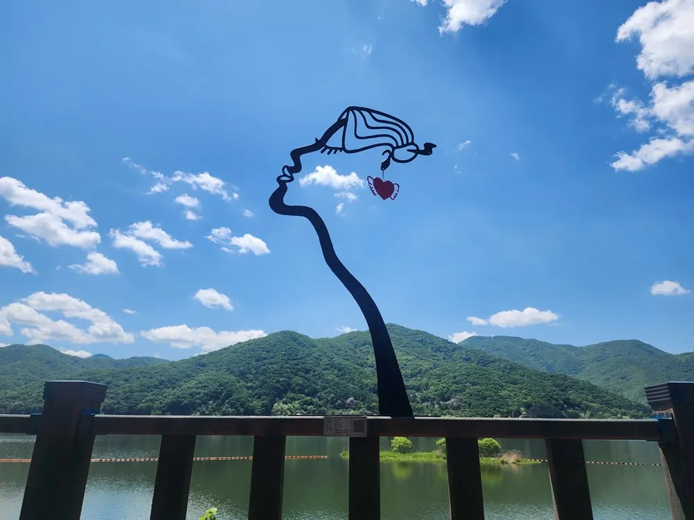 설치 포토존 둘러보기1 — 디테일 42 (43 / 64)